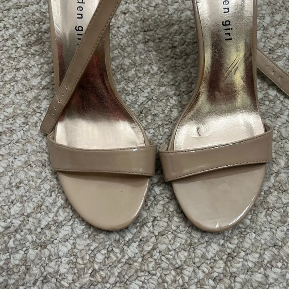 Madden Girl  Darrlin Nude strappy heels size 8.5 - Picture 2 of 10